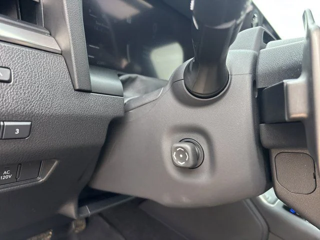 Used 2024  Lexus 550 Overtrail+ image 26