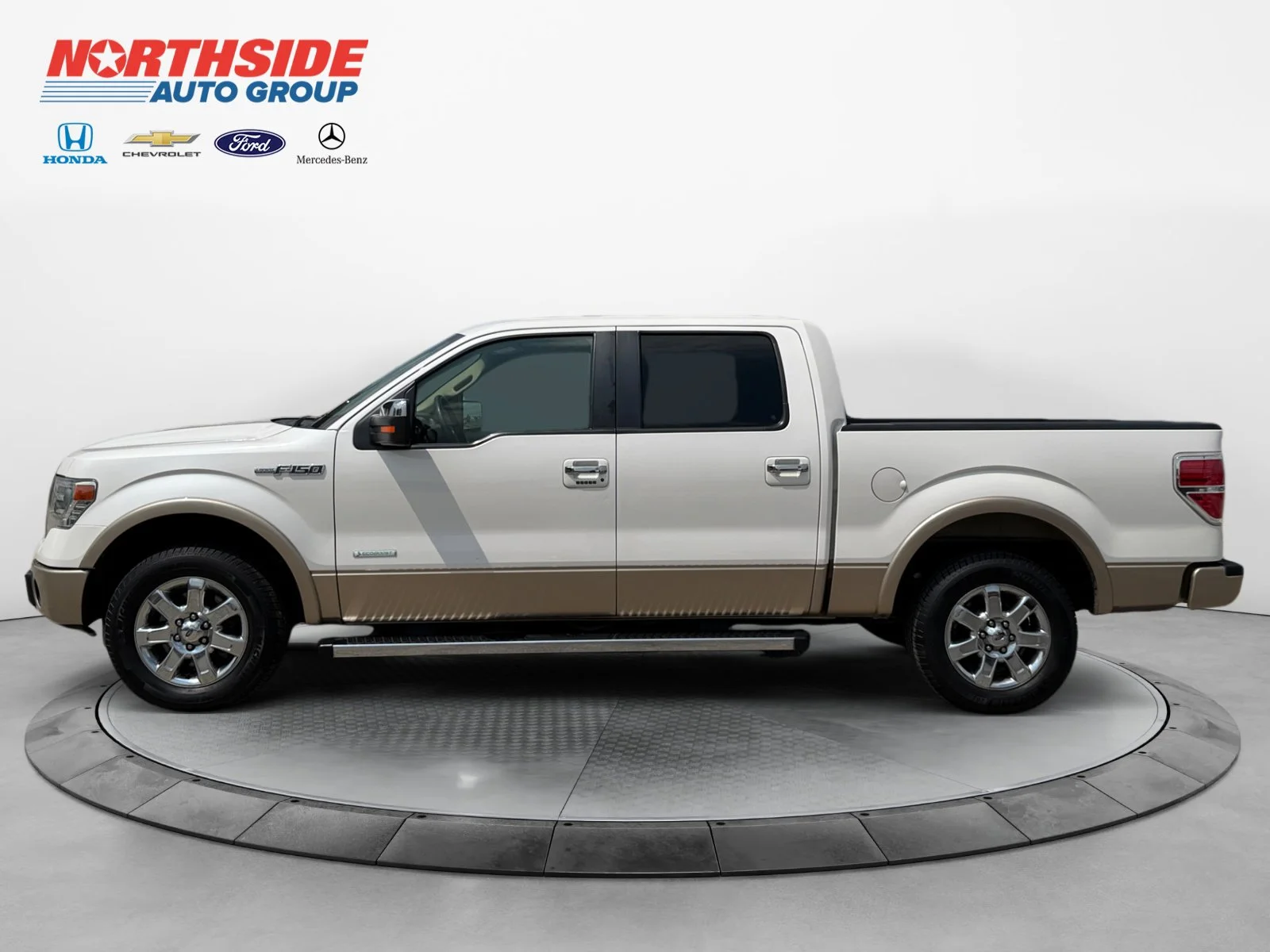 Used 2013 White Platinum Ford Lariat image 4
