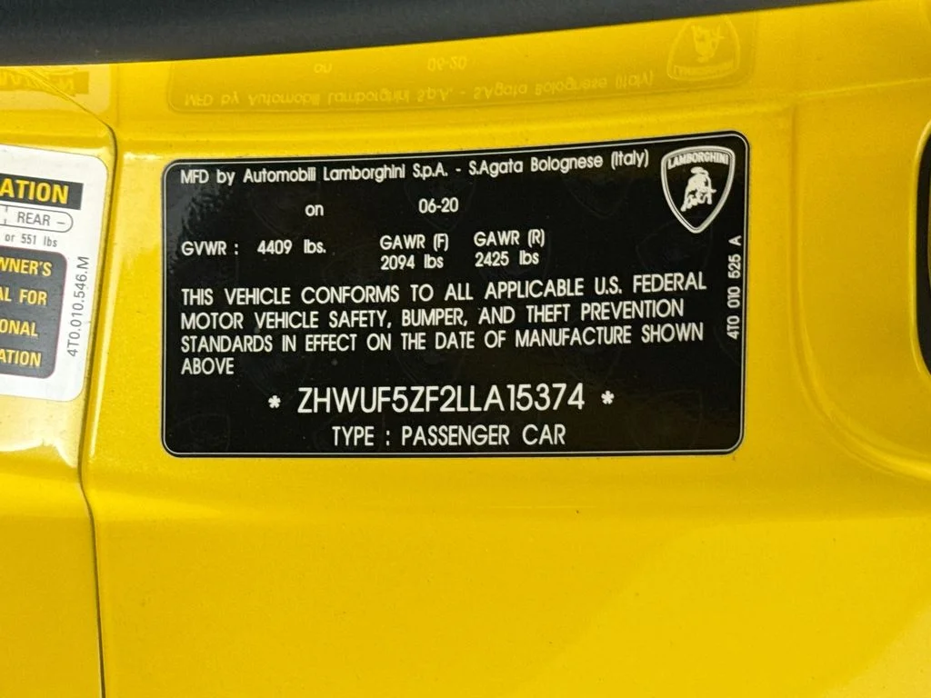 Used 2020 Yellow Lamborghini  image 31