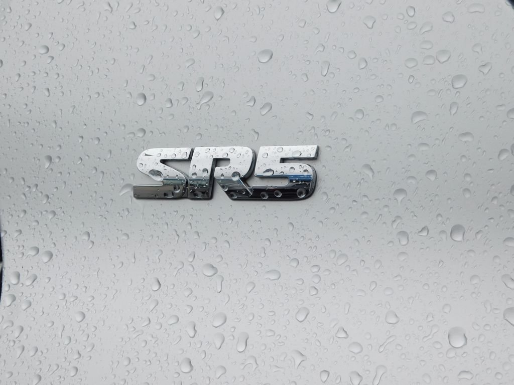 Used 2020 Classic Silver Metallic Toyota SR5 image 33