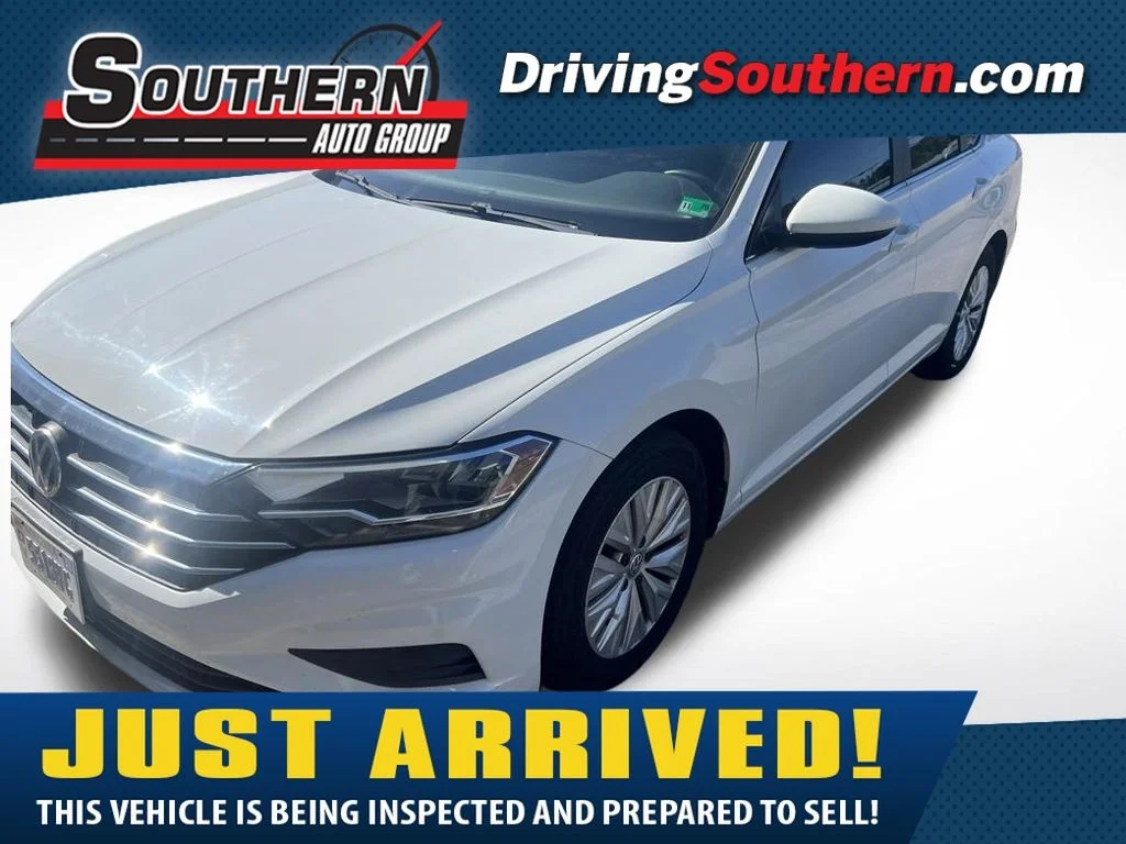 Used 2019 White Volkswagen  image 1