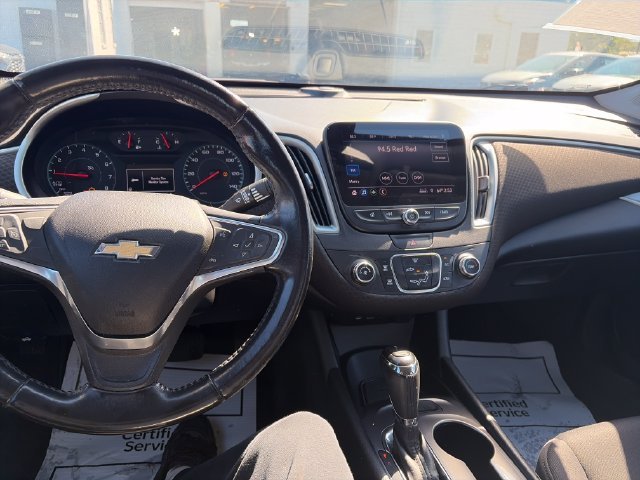 Used 2019 SUMMIT WHITE Chevrolet RS image 12