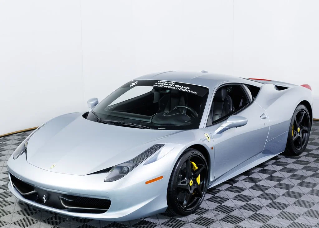 Used 2011 Grigio Alloy Ferrari Base image 10