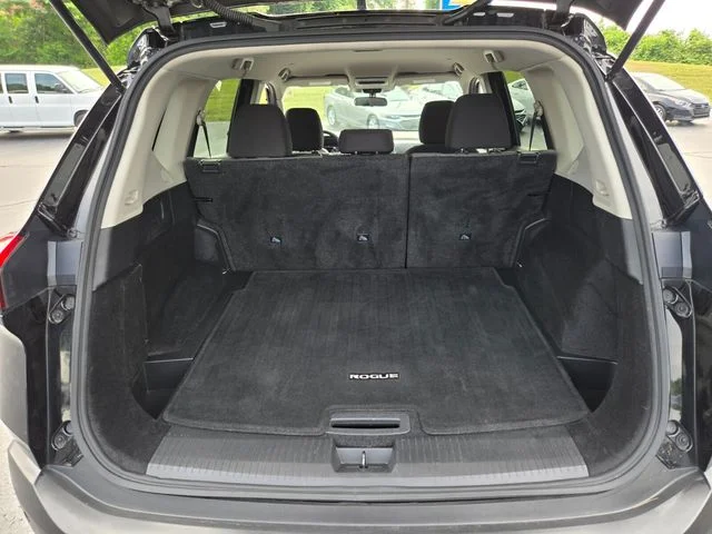 Used 2023 Black Nissan SV image 17