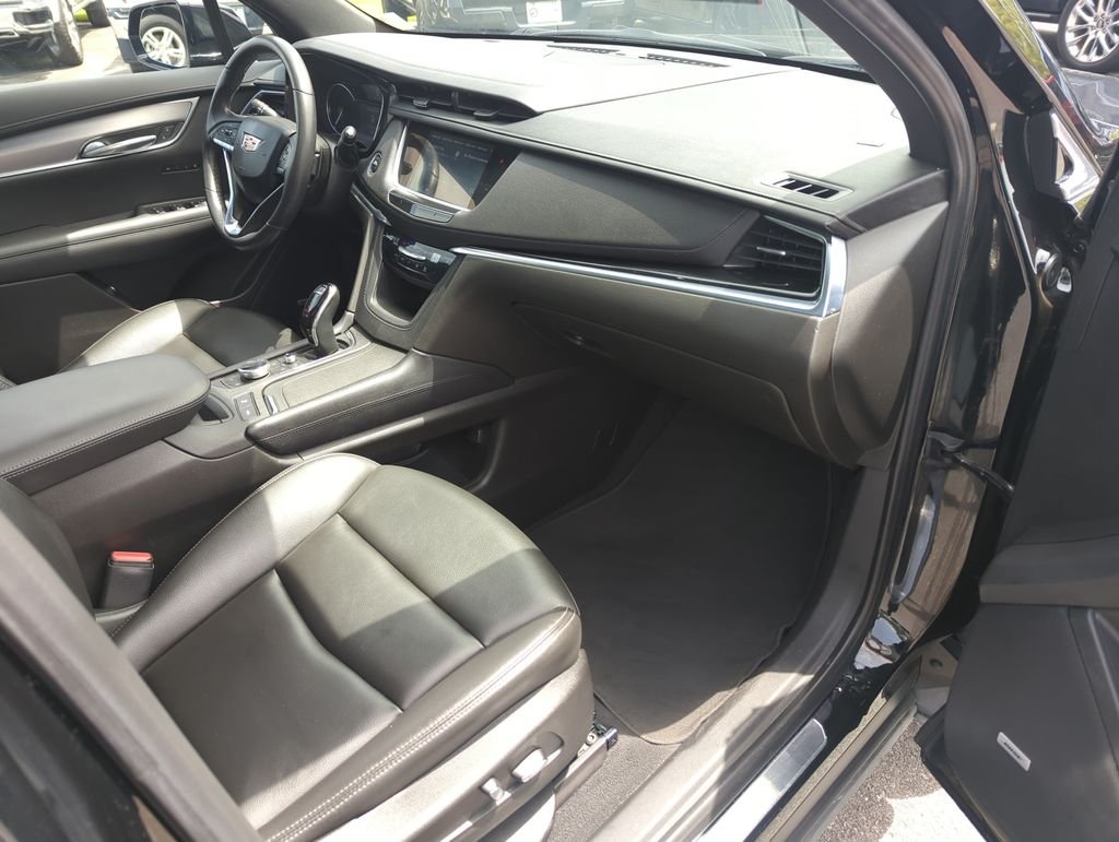 Used 2023 Black Cadillac Luxury image 38