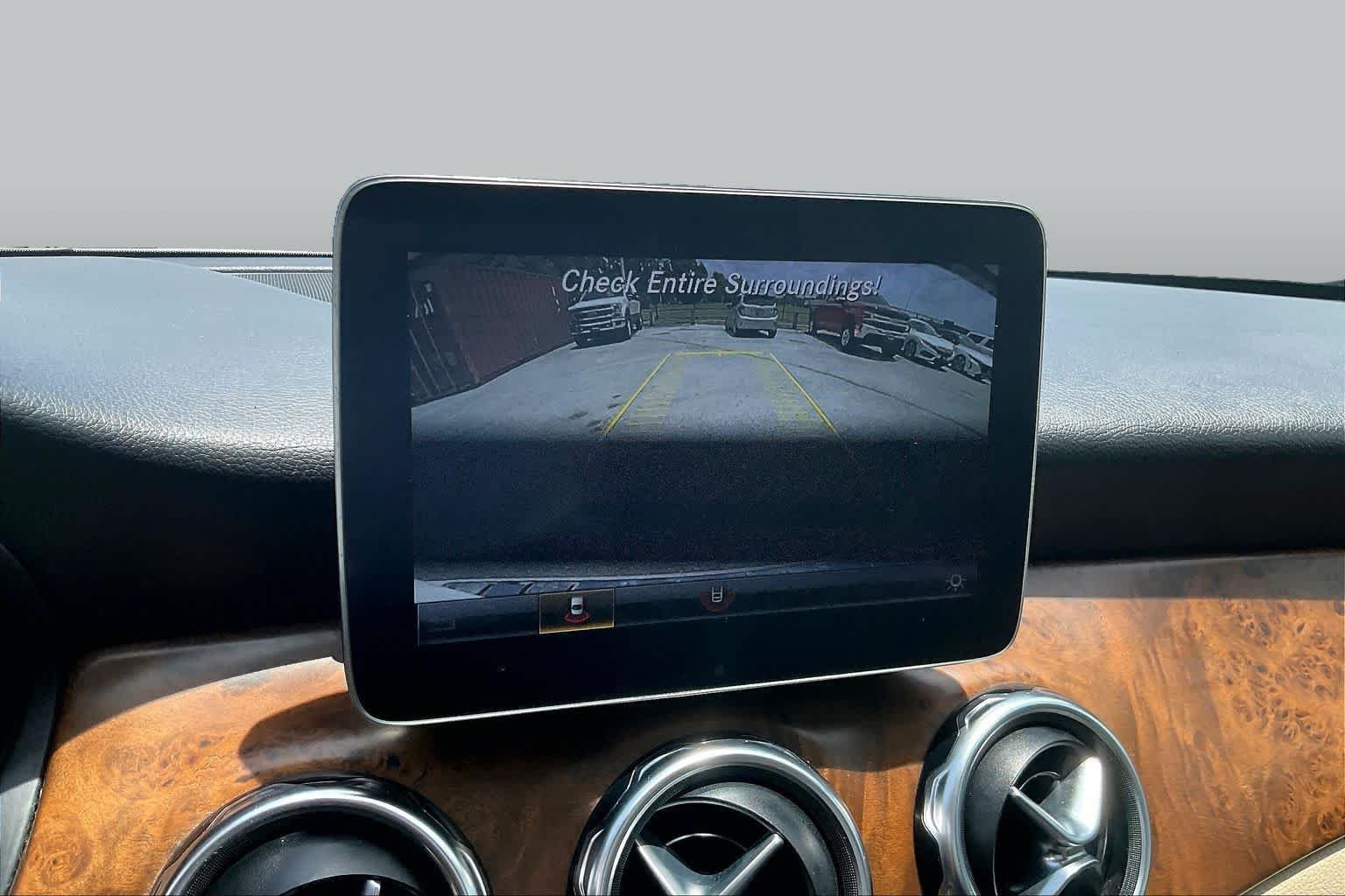 Used 2019 Polar White Mercedes-Benz GLA 250 image 26