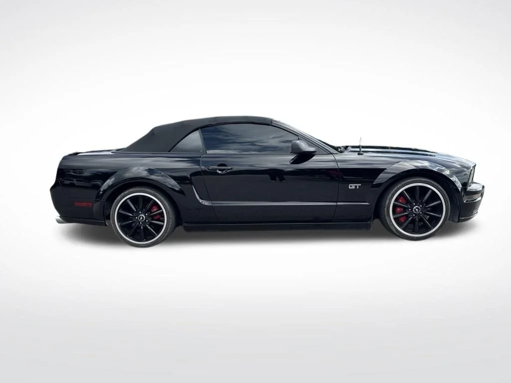 Used 2006 Black Clearcoat Ford  image 4