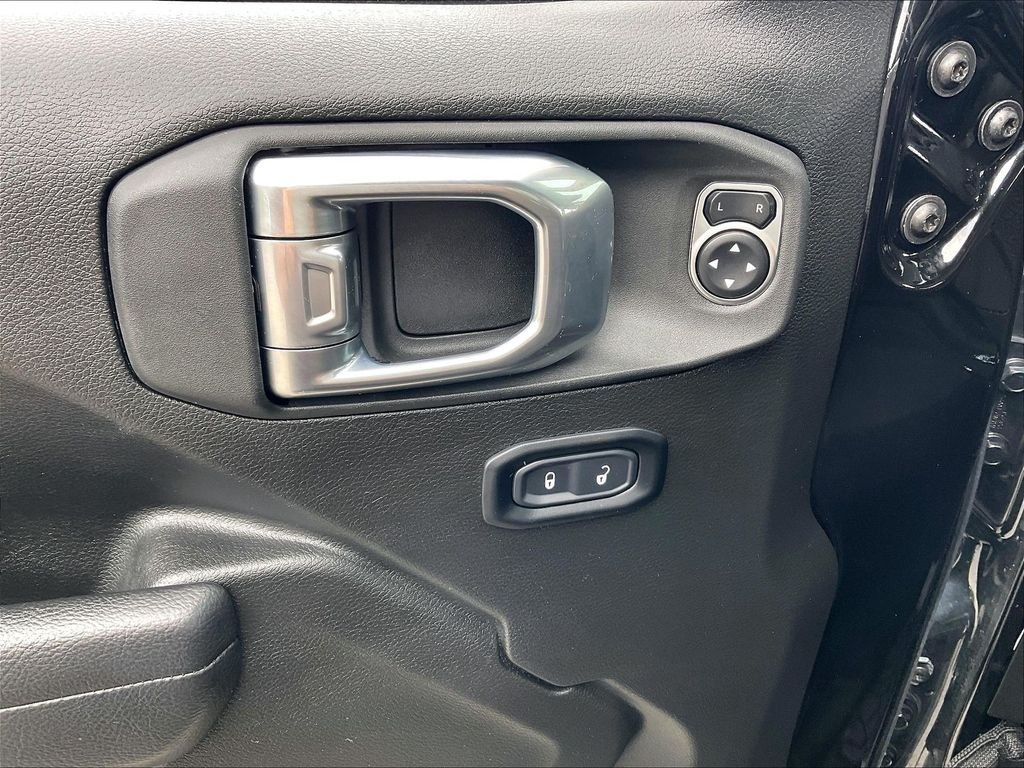 Used 2024 Black Clearcoat Jeep Mojave image 35