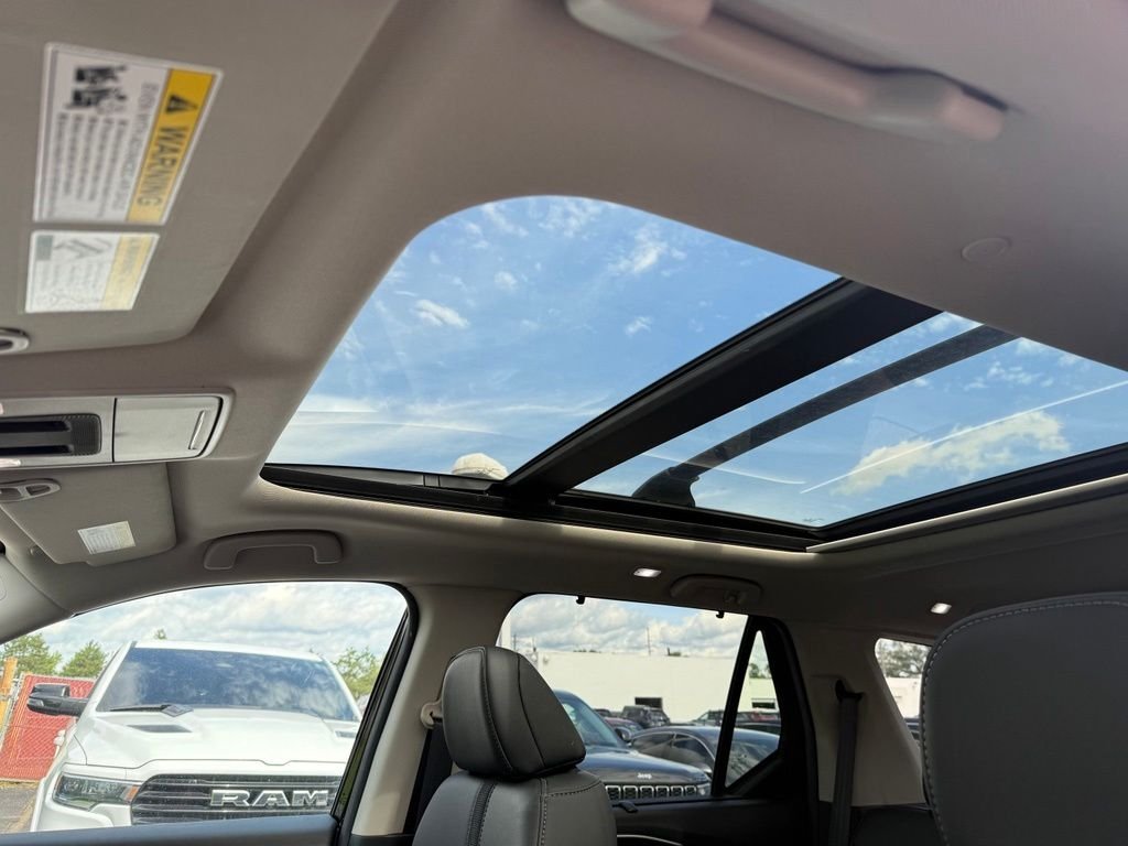 Used 2025 Black Honda Touring image 9