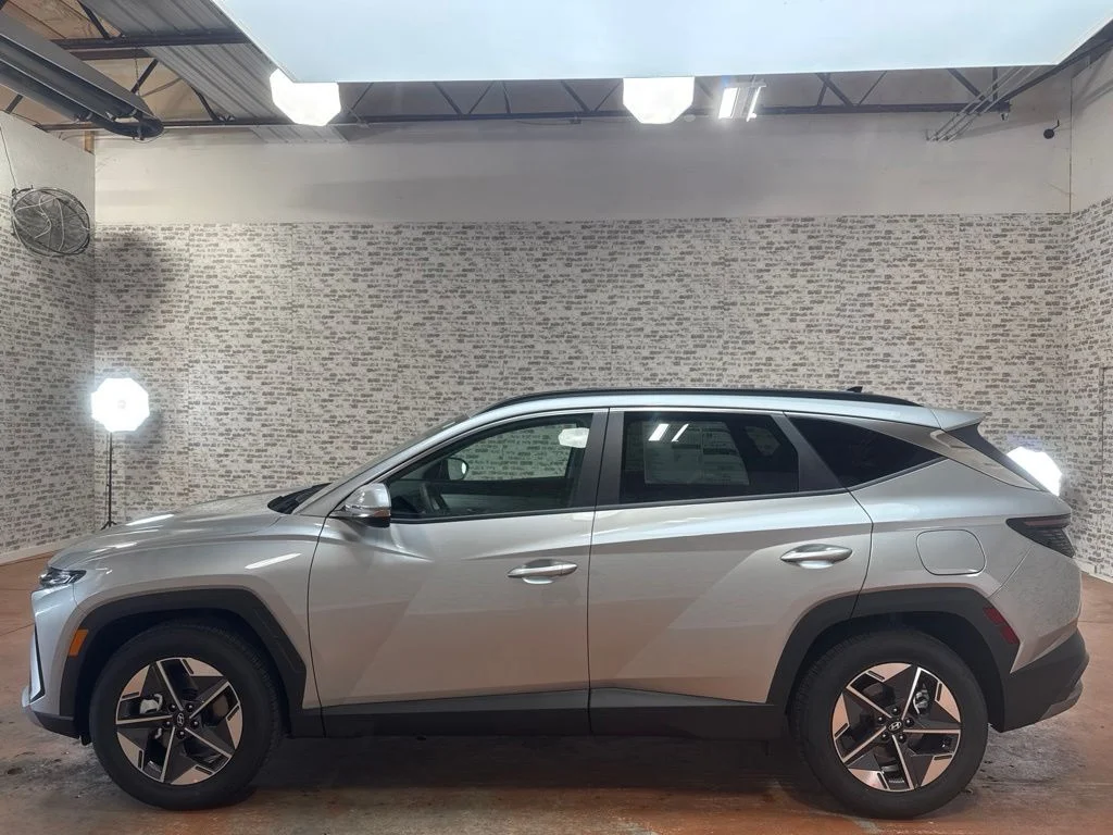New 2026 Shimmering Silver Hyundai SEL Premium image 4