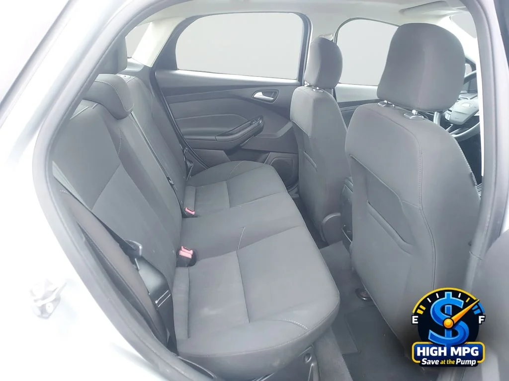 Used 2015 Silver Ford SE image 26
