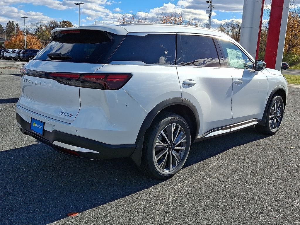 New 2026 RADIANT WHITE INFINITI Luxe AWD image 4