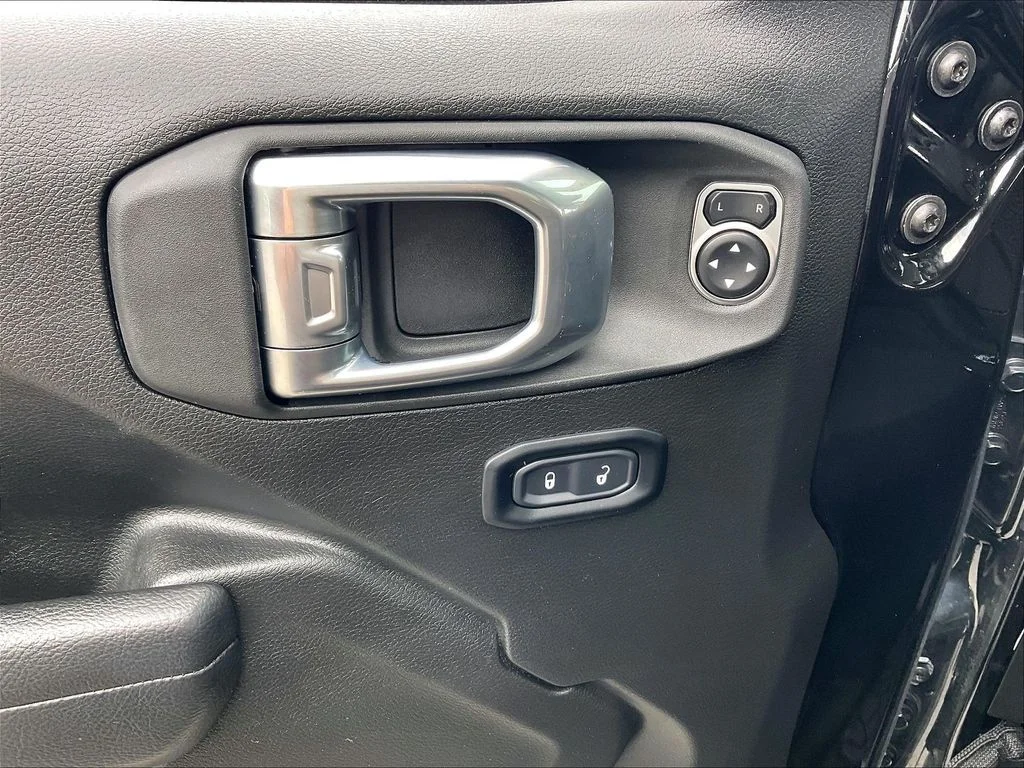 Used 2024 Black Clearcoat Jeep Mojave image 35