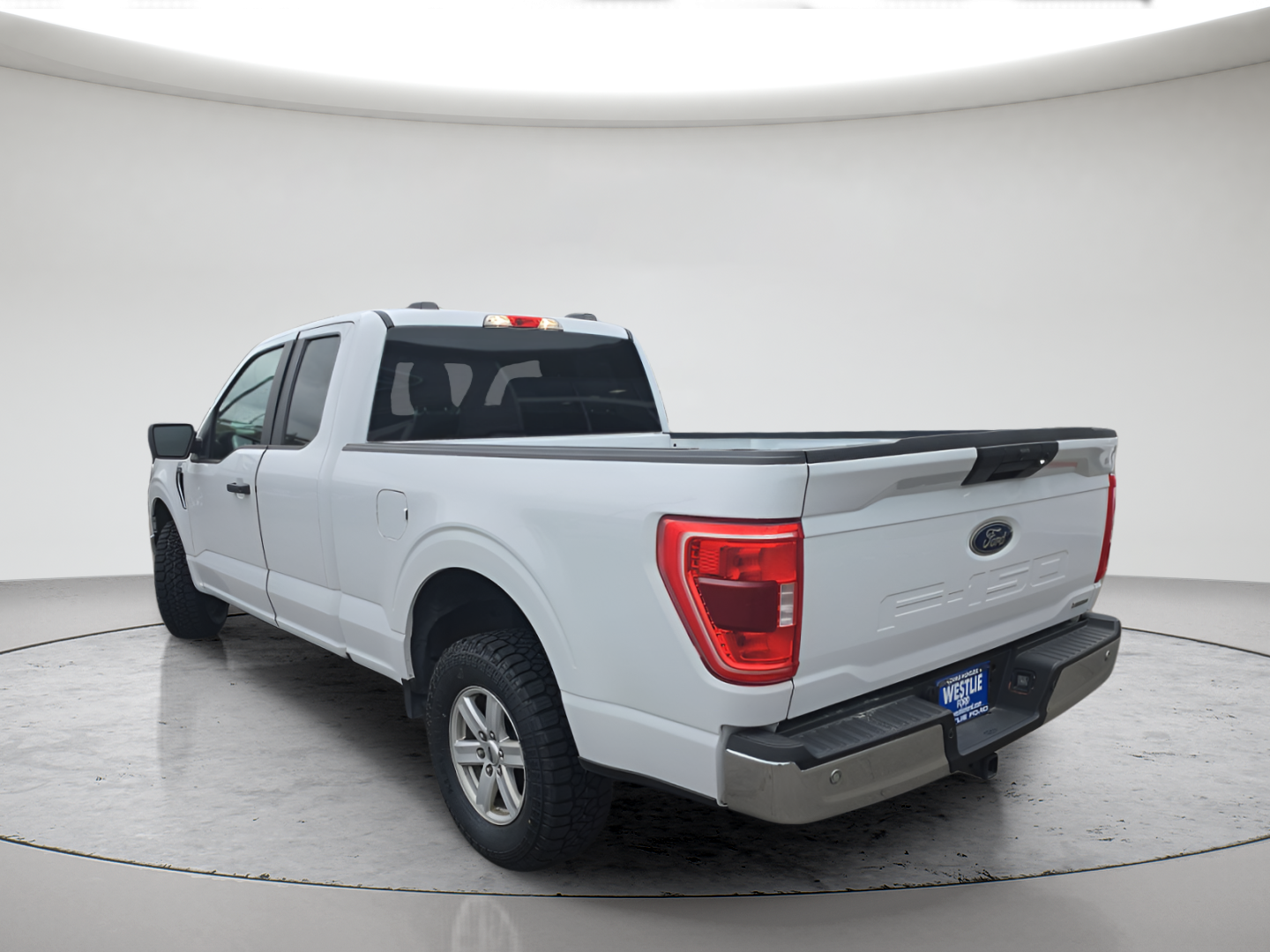 Used 2022 Oxford White Ford XLT image 6