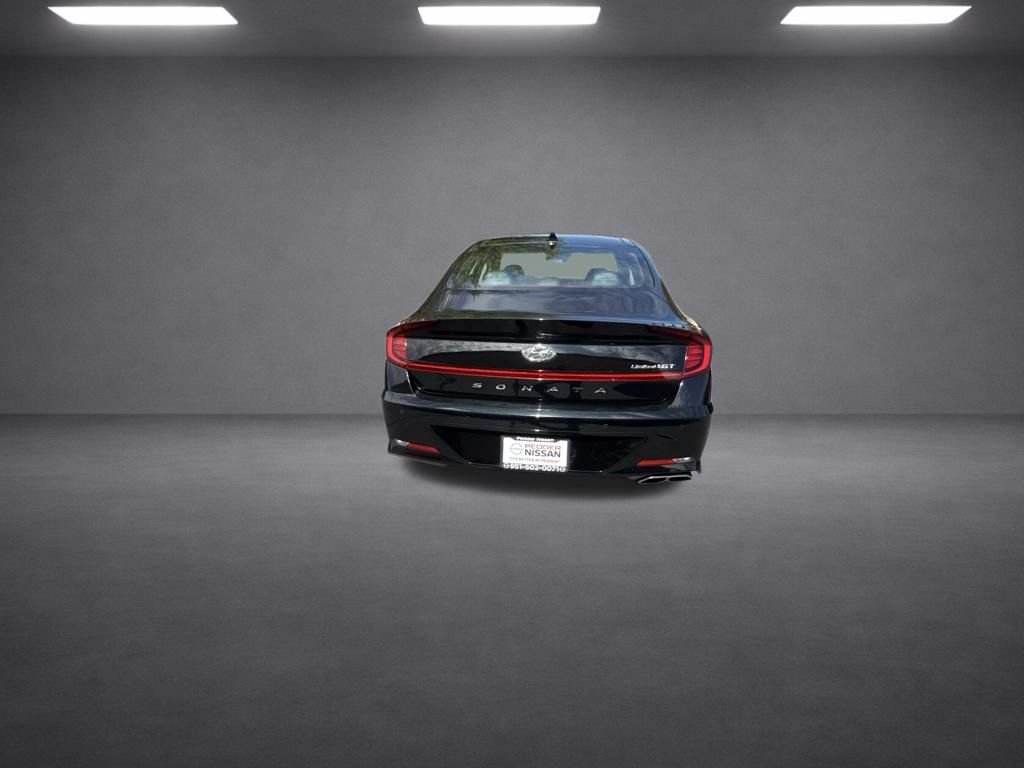 Used 2020 Black Hyundai Limited image 16
