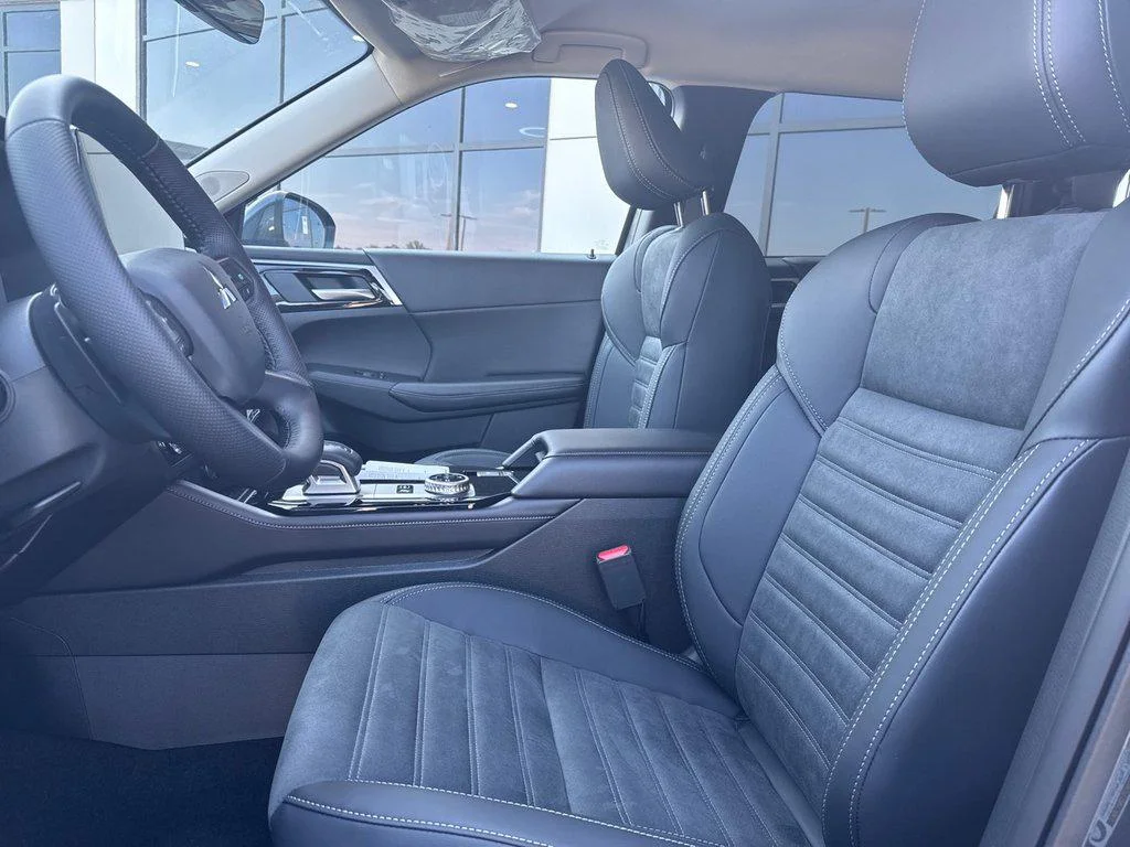 New 2026 Graphite Gray Mitsubishi SE S-AWC image 13