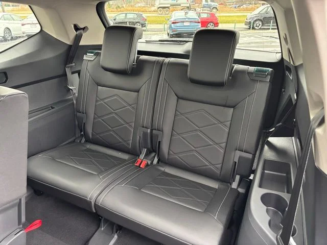 New 2026 Black Volkswagen 2.0T SE w/Technology image 10