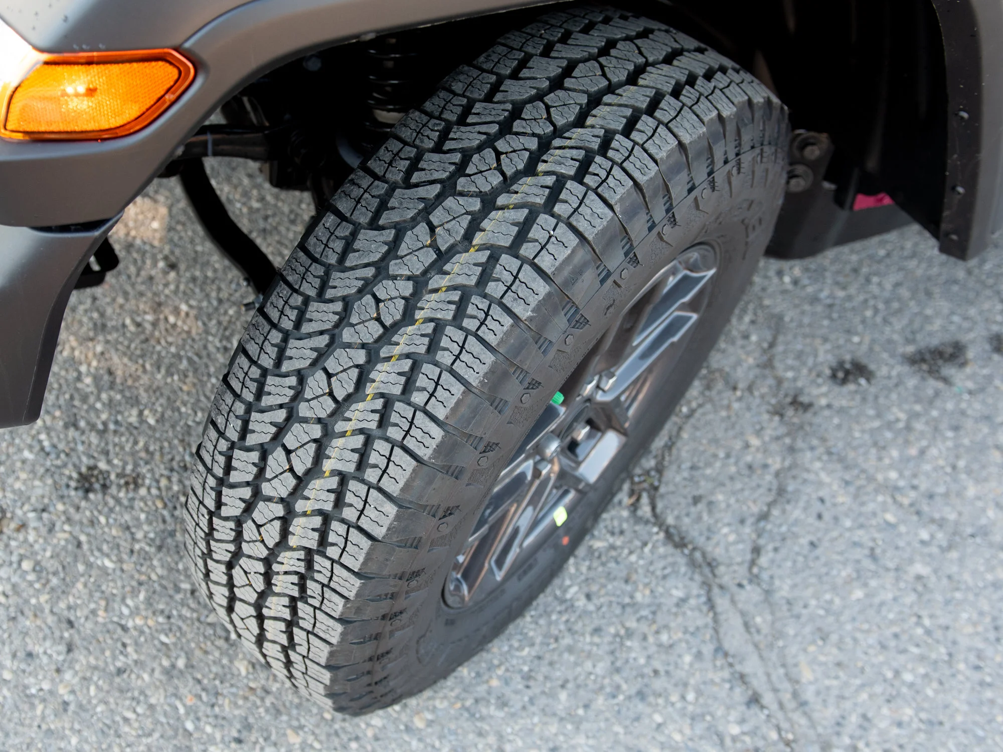 New 2026 limited edition tuscadero pearl Jeep Sport S* image 3