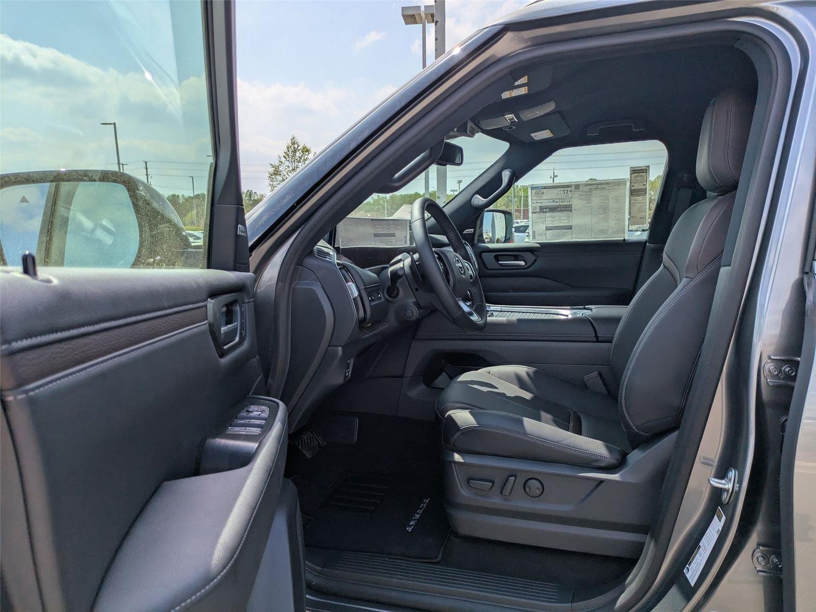 2025 Nissan Armada SL - Photo 14