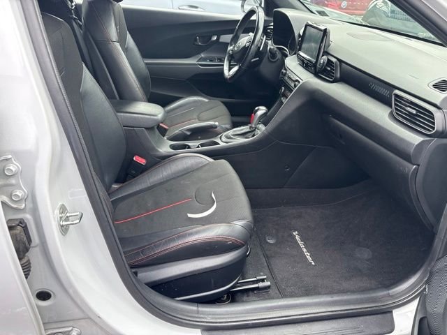 Used 2019 White Hyundai 2.0 Premium image 10