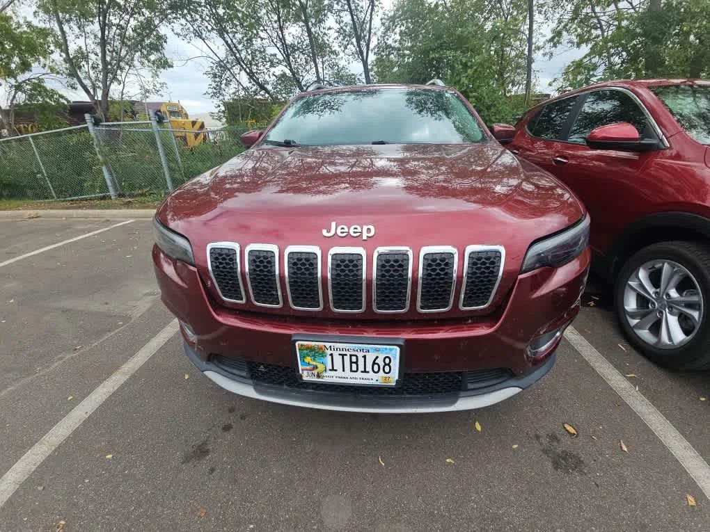 Used 2019 Velvet Red Pearlcoat Jeep Limited image 2