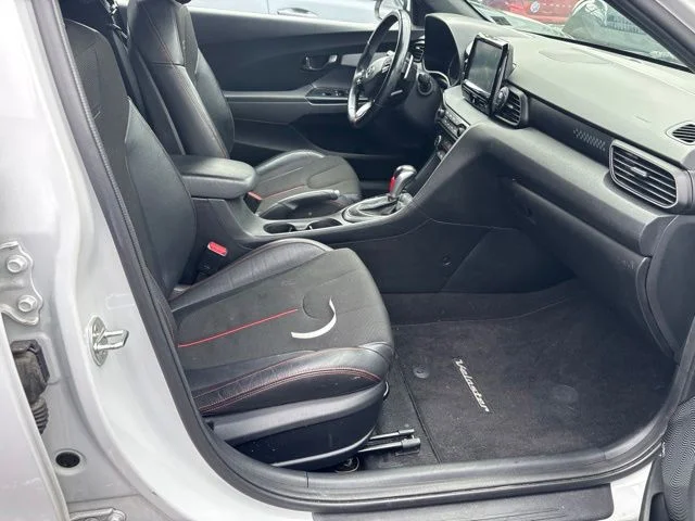 Used 2019 Chalk White Hyundai 2.0 Premium image 10