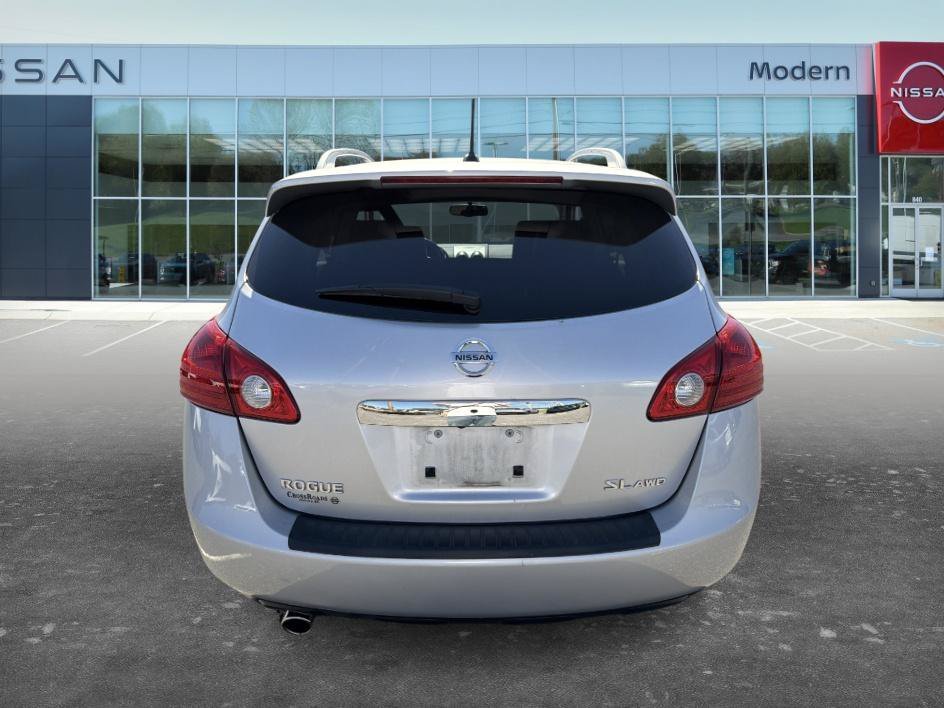 Used 2013 Brilliant Silver Nissan SL image 8