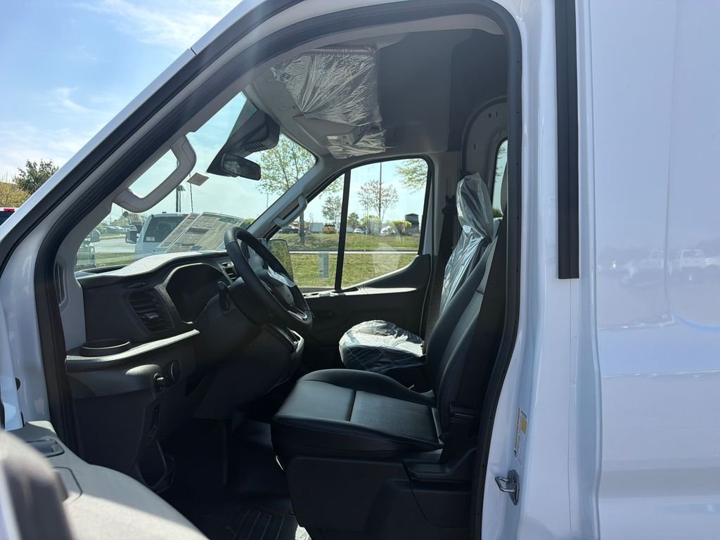 New 2026 Oxford White Ford Cargo Van image 9