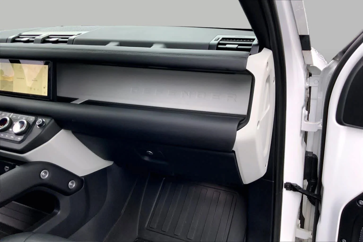 Used 2024 Fuji White Land Rover S image 19