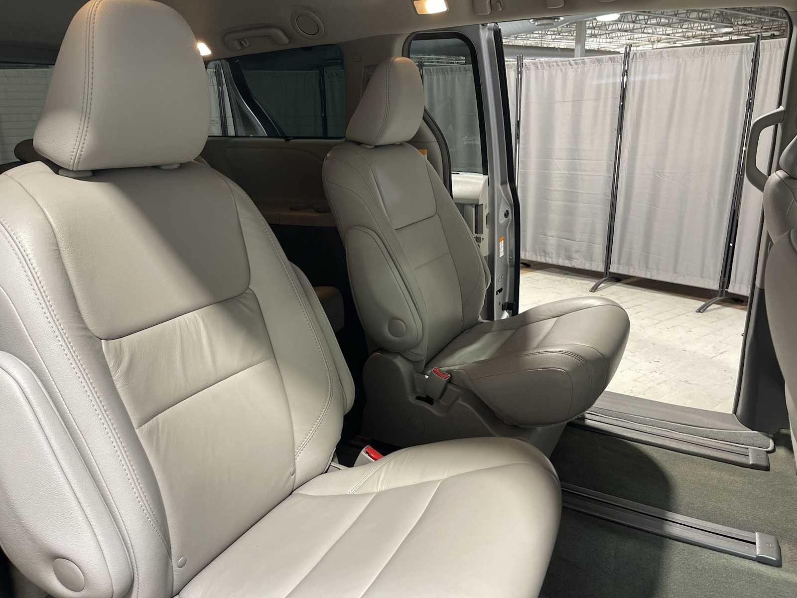 Used 2017 Silver Sky Metallic Toyota XLE image 13