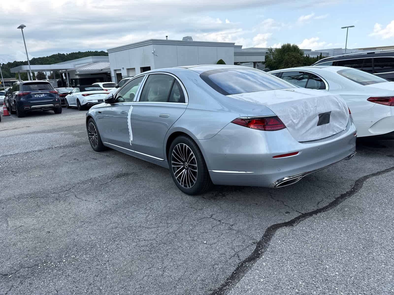 New 2027 Cirrus Silver Metallic Mercedes-Benz S 580 image 3