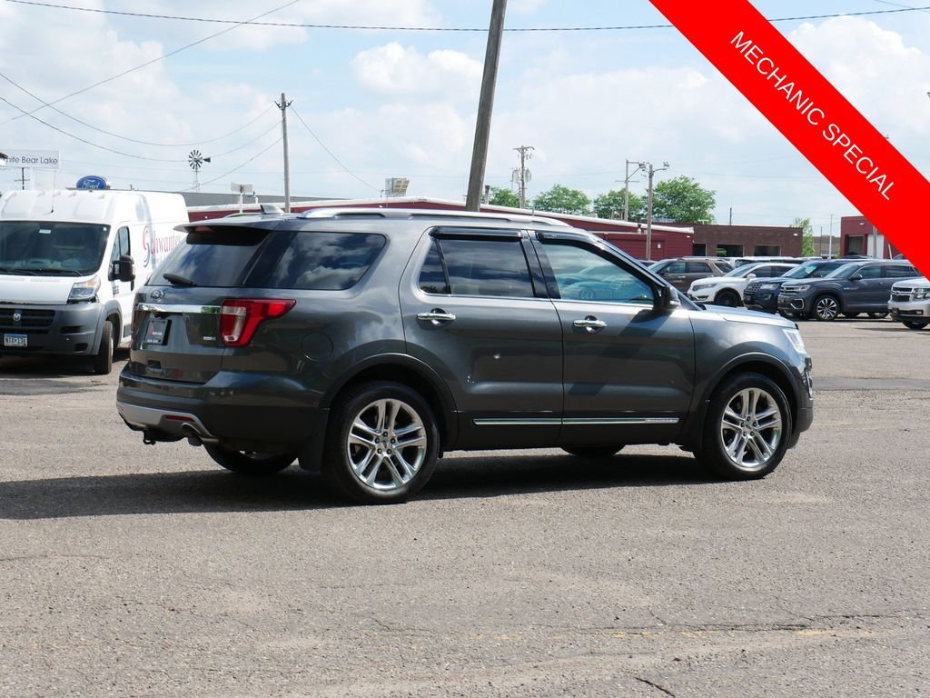 Used 2016 Gray Ford Limited image 3