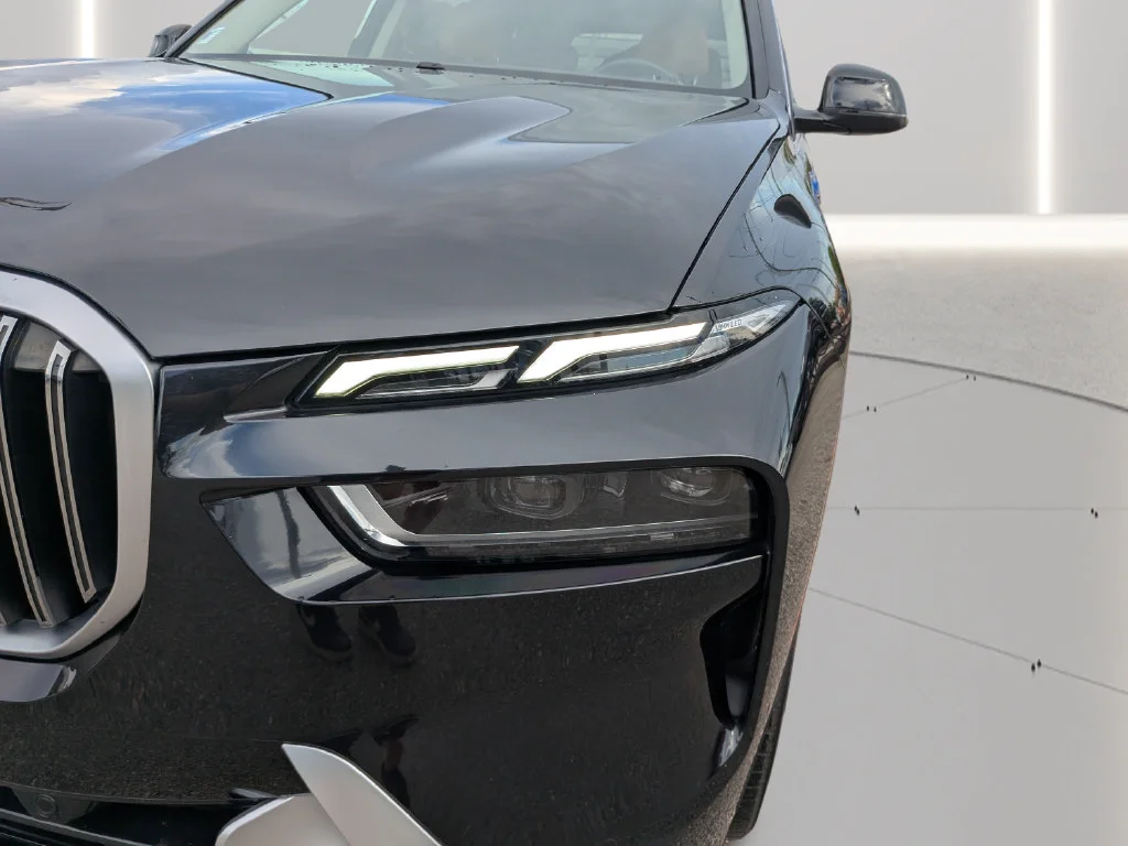 Used 2024 Black BMW xDrive40i image 6