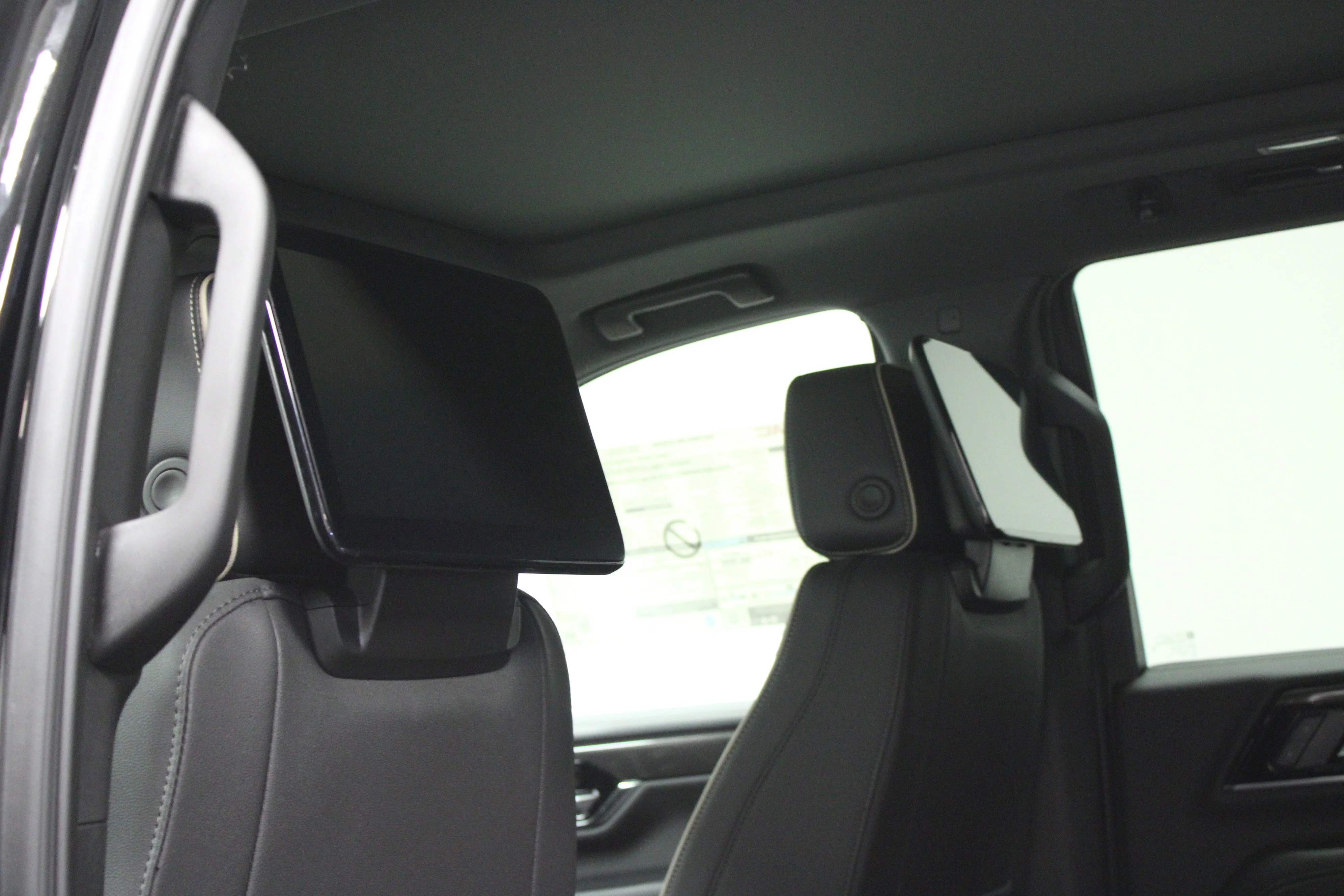 New 2026 Onyx Black GMC Elevation image 13
