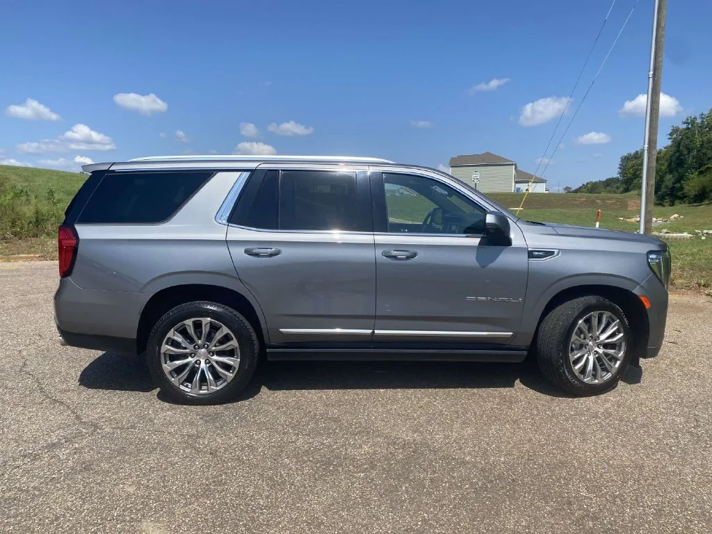 Used 2021 Gray GMC Denali image 10