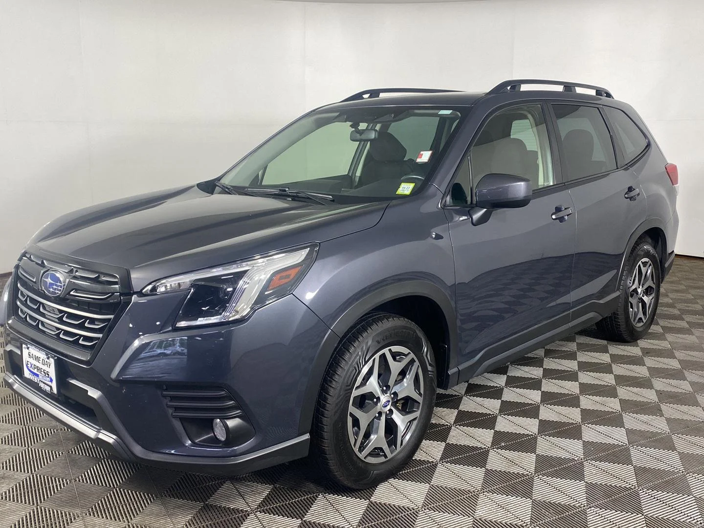 Used 2023 Magnetite Gray Metallic Subaru Premium image 9