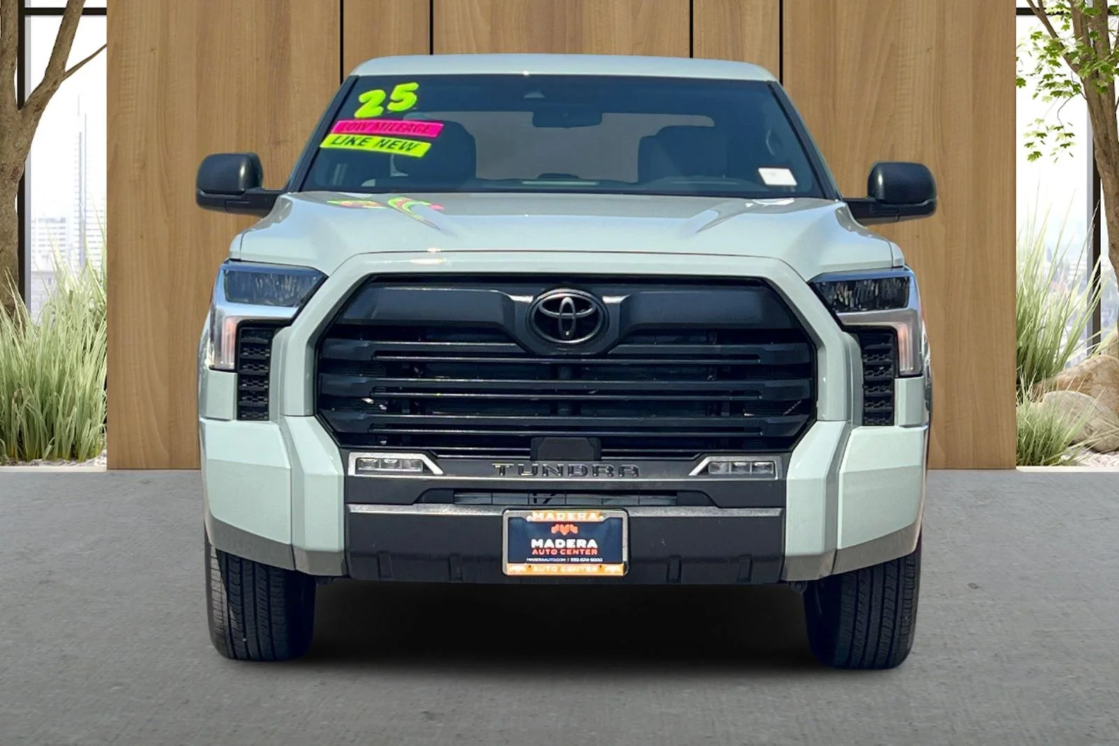 Used 2025  Toyota SR5 image 9