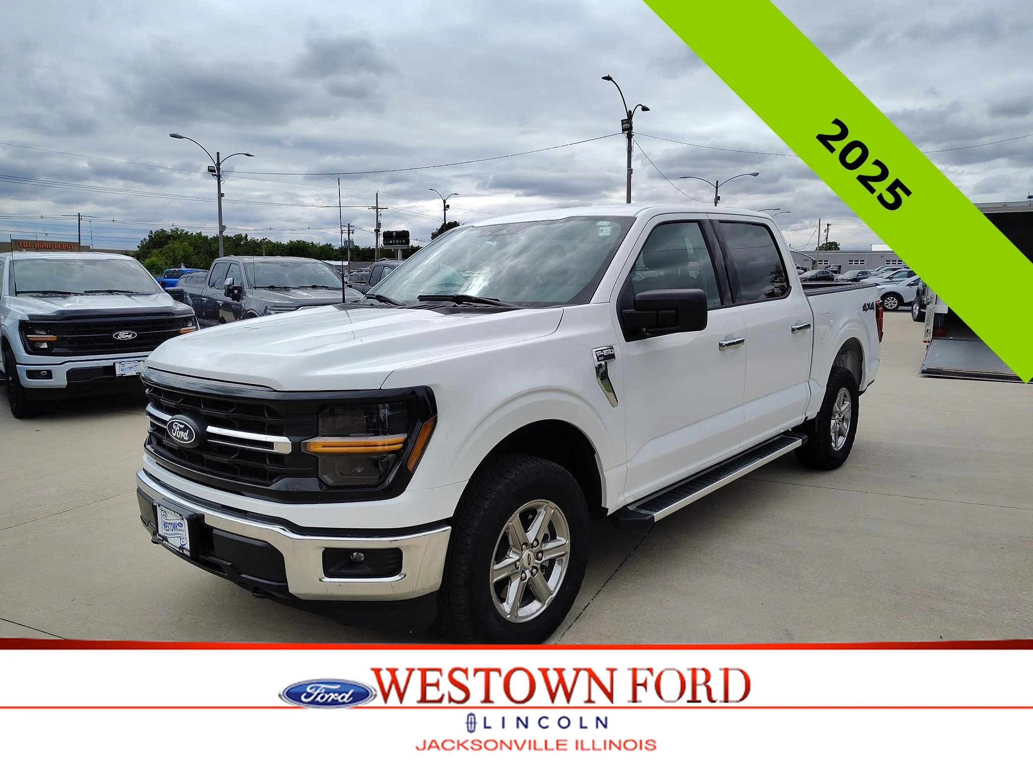 Used 2025 Oxford White Ford XLT image 1
