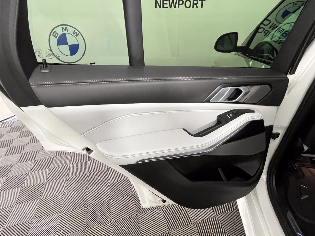 Certified Used 2026 White Metallic BMW xDrive40i image 27