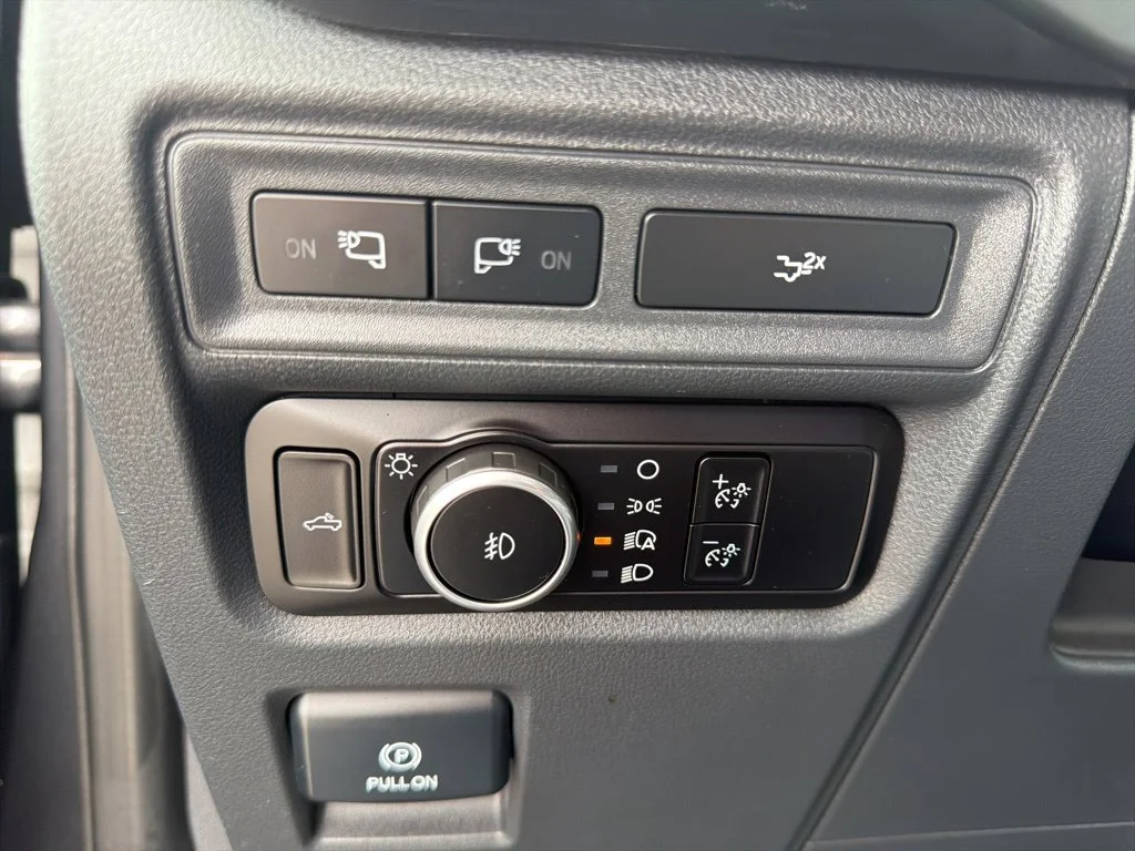 Used 2023 Carbonized Gray Metallic Ford XLT image 27