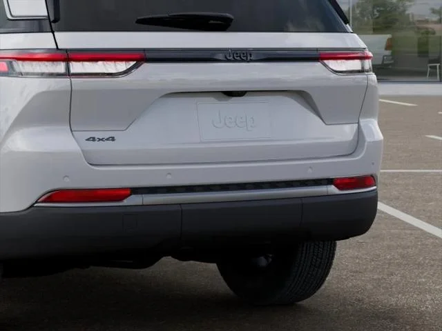 New 2026 Bright White Clear-Coat Exterior Paint Jeep Altitude image 39