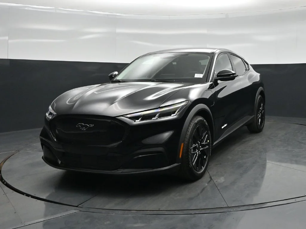 New 2026 Shadow Black Ford Select image 49