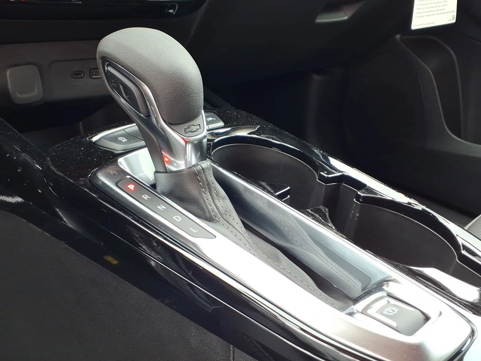 New 2026 Summit White Chevrolet ACTIV image 10