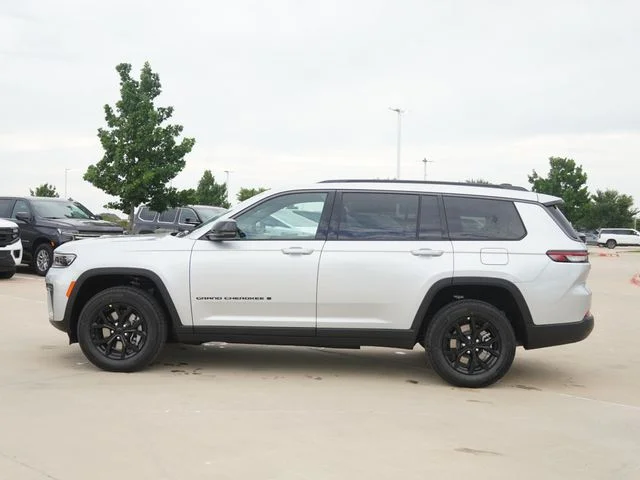 New 2026 Silver Zynith Jeep Altitude image 6