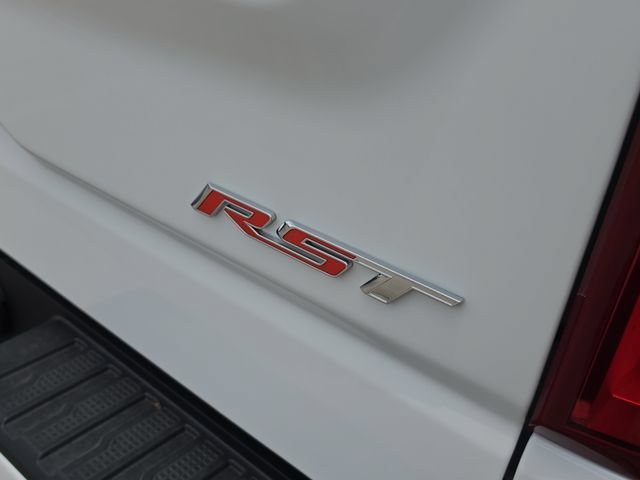 New 2026 Summit White Chevrolet RST image 6