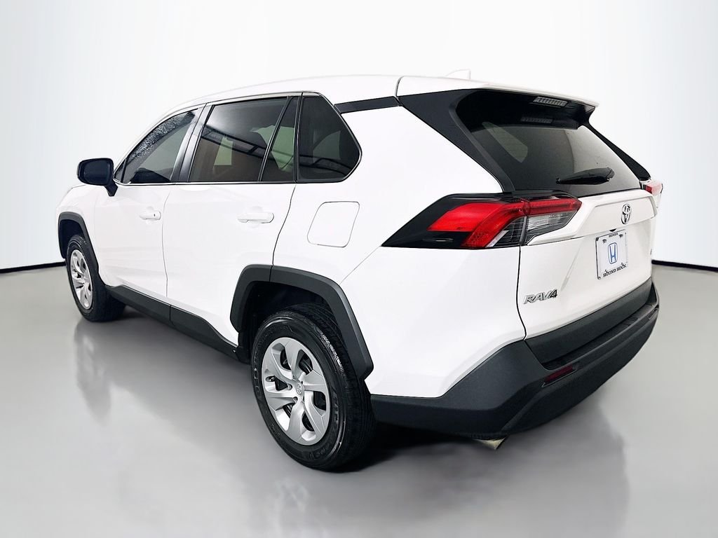Used 2023 Ice Toyota LE image 7