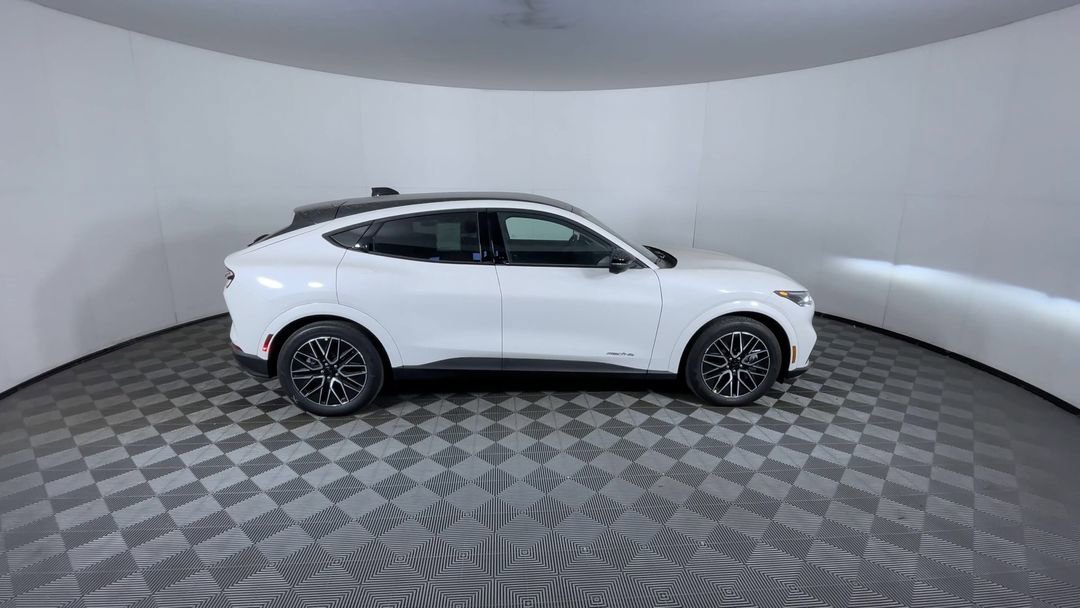 New 2026 Star White Metallic Tri-coat Ford Premium image 9