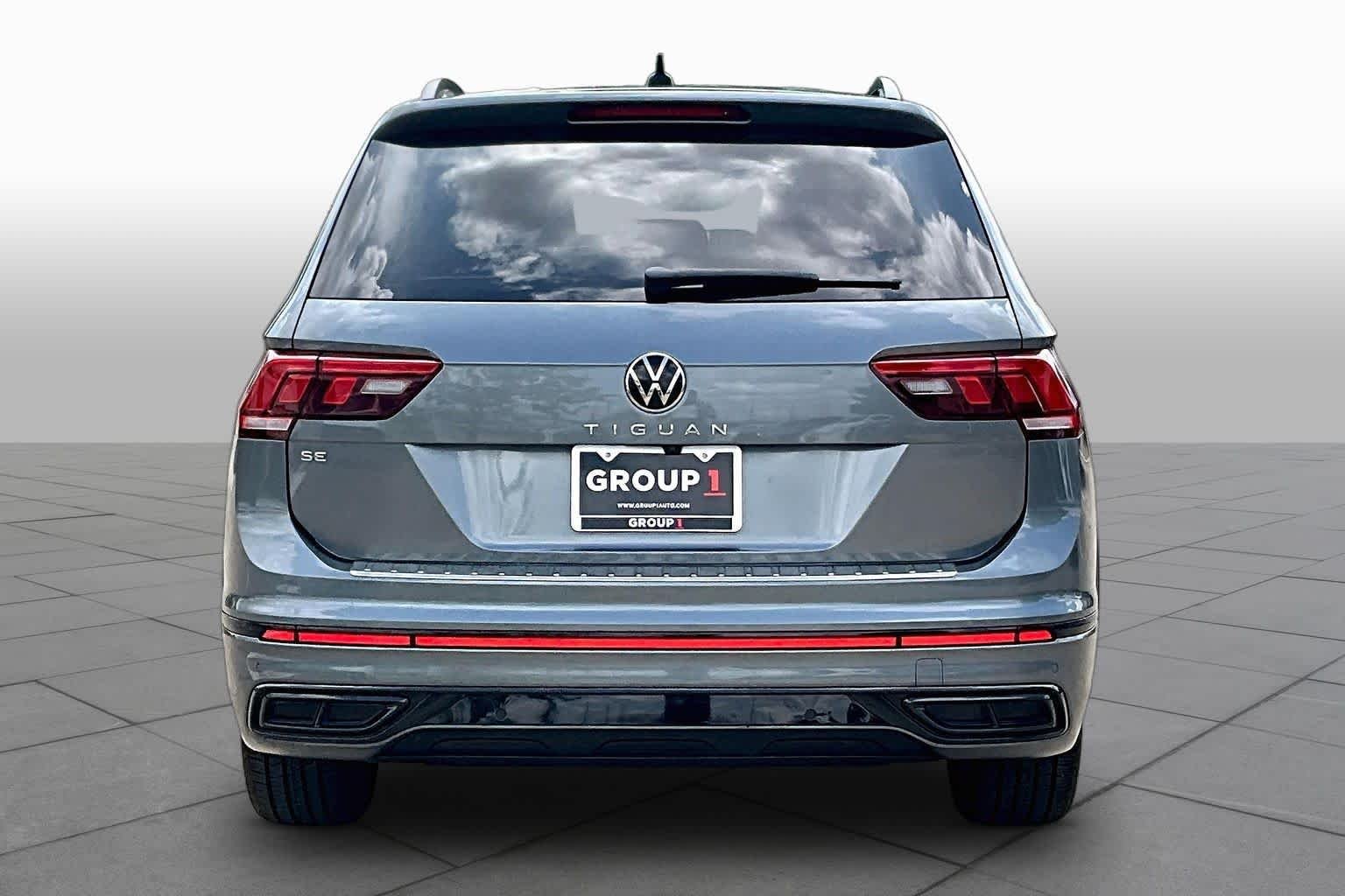 Used 2022 Platinum Gray Metallic Volkswagen SE R-Line Black image 5