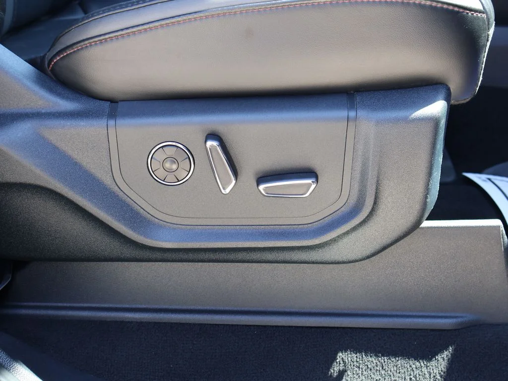 Used 2021 Black Metallic Ford Platinum image 10