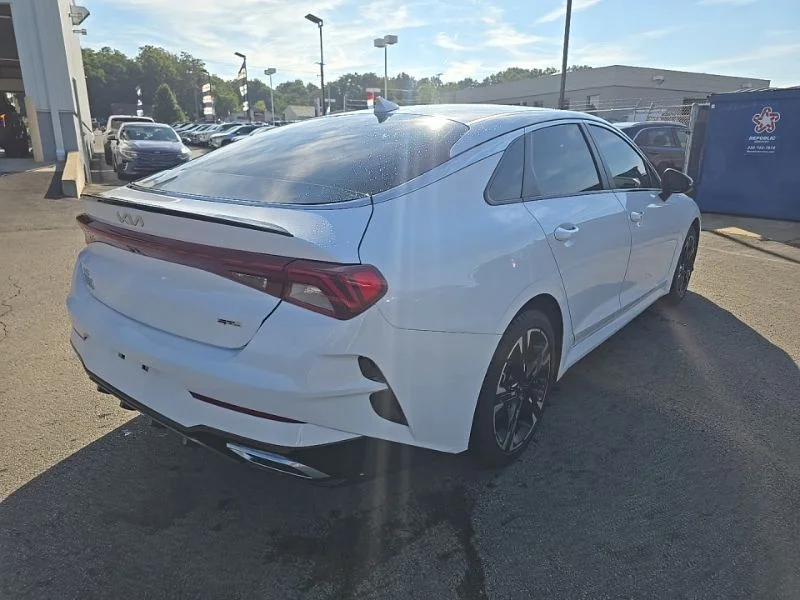 Used 2024 White Kia GT-Line image 8